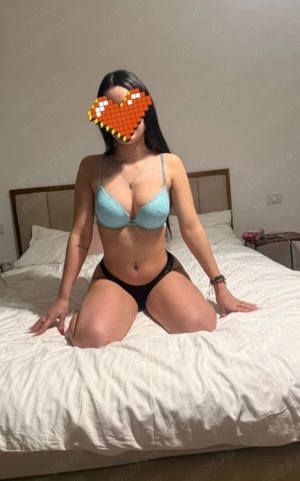 buna sunt melisa si am 20 de ani 