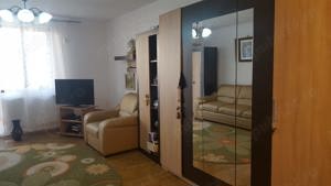 inchiriez apartament 2 camere in vila  - imagine 4