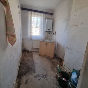 De vanzare apartament la etajul 1 cu 2 camere si balcon - imagine 6