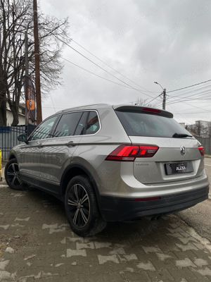 Volkswagen Tiguan VW 1.6 TDI 4x2 115CP   Senzori 360   EURO 6   Park-Assist   2017 - imagine 4