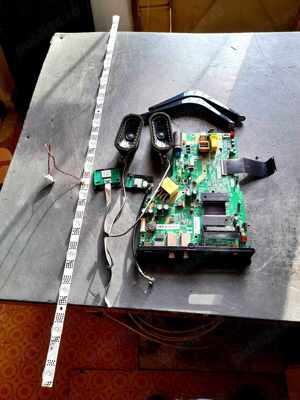 Televizor led TCL model 40S5400A ( 40S5400AX1 )