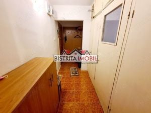 Apartament cu 2 camere, zona centrală, etaj 3, spațios si luminos - imagine 9