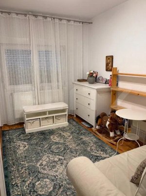 Apartament de 3 camere, decomandat, 64 mp, etajul 2, zona liceul Spiru Haret  - imagine 2