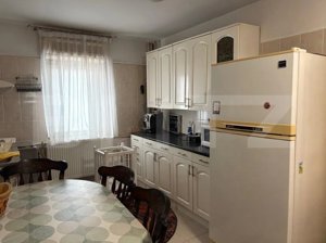 Apartament de 3 camere, decomandat, 64 mp, etajul 2, zona liceul Spiru Haret  - imagine 3