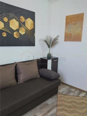 Apartament 1 camera - Renovat - Etaj 4 - Zona Blascovici - imagine 3