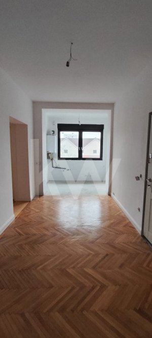 Apartament la casă de vânzare în Parcul Sub Arini