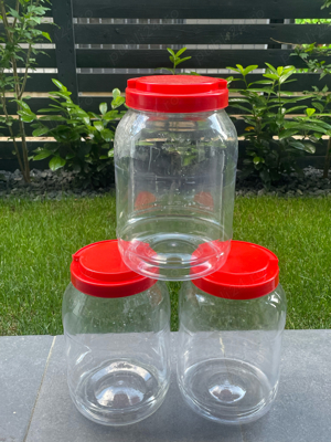 Borcan de plastic, cu capac, inchidere ertansa