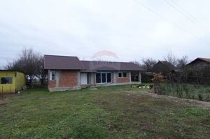 Casă / Vilă cu 3 camere  la rosu in  Busag - imagine 2