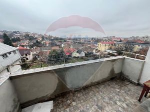 De Închiriat  Apartament 2 camere+ Garaj  zona Centralā - imagine 5