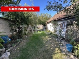 Casa de vanzare 4 camere anexe gospodaresti 1818 mp teren in Parau