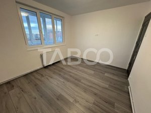 Apartament renovat 2 camere decomandate si balcon zona Rahovei Sibiu - imagine 8