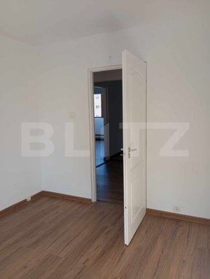 Apartament 3 camere, 70 mp, etaj 3, zona centrala - imagine 3