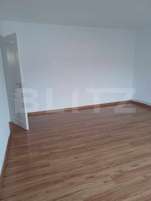 Apartament 3 camere, 70 mp, etaj 3, zona centrala