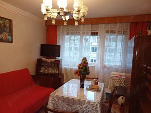 Circumvalatiunii-Dacia de vanzare apartament cu 3 camere,etaj 1