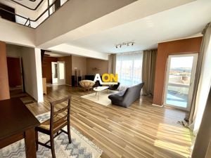 Apartament cu 3 Camere, Scară Interioară, Terasă, Zona Centru - imagine 2