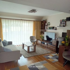 Apartament cu 3 camere, 70 mp, cu 2 parcari in curte privata, zona Campului - imagine 4