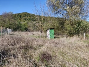 Vand casa de vacanta de 70 mp pe un teren de 1572 mp in Campul Cetatii la intrare in sat,langa sosea - imagine 7