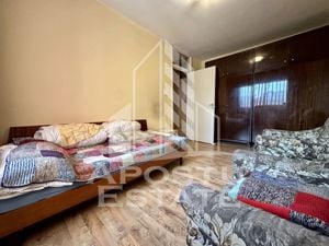 Apartament cu 2 camere, etaj intermediar, zona Sagului - imagine 6