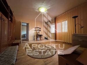 Apartament cu 2 camere, etaj intermediar, zona Sagului - imagine 2