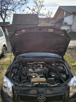 Vând  Toyota avensis 2000 euro an 2009 cu motor de 2.2 S-au la schimb cu diferite. - imagine 4