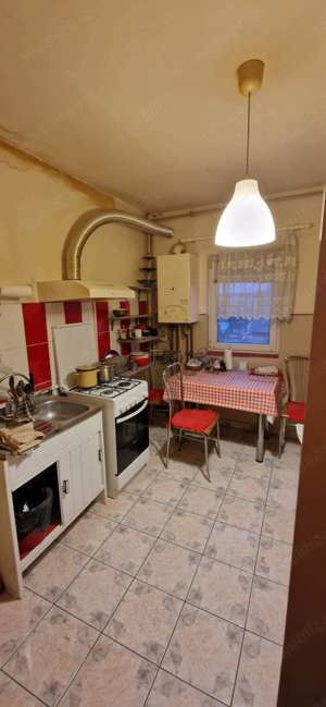 Vand apartament cu 2 camere zona Kiriac - imagine 4