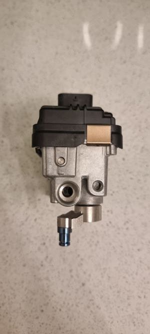 Hella Garrett Actuator 6NW011934 826802-0034 Mercedes 1.6 CDI 2019- - imagine 6
