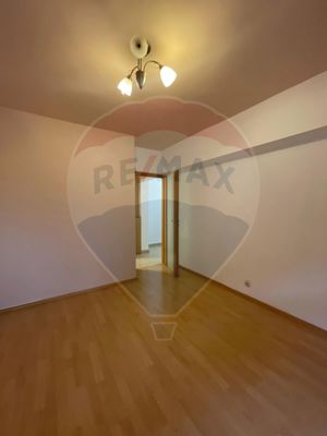 Apartament de 3 pe Pietonală Răcădău - imagine 9