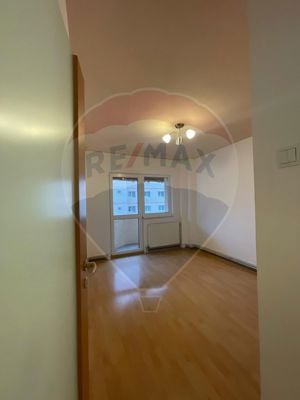 Apartament de 3 pe Pietonală Răcădău - imagine 8