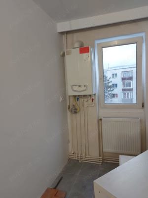 Vand apartament 2 camere  - imagine 6