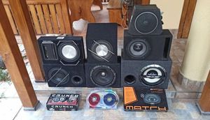 Subwoofer auto 10" HELIX 400 W sau Subwoofer 12" Focal 500W