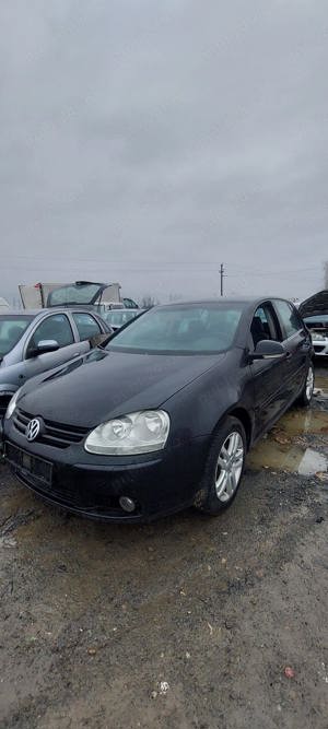 Dezmembrez Golf V - imagine 3