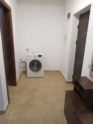 Garsonieră 36 mp, etaj 2, balcon 6 m, mobilată complet   Mega în fața blocului - imagine 7