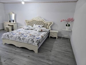 Proprietar vând apartament mobilat zona centrala