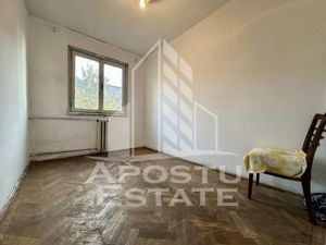 Apartament cu 3 camere, etajul 2, zona Sagului - imagine 3