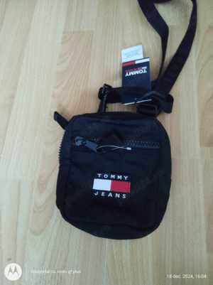 Geanta de umar  Tommy Jeans  pentru bărbați, negru,(Super Ofertă).