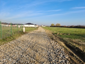 teren pt constructii str ciocarlia ,zona melodi acces de pe str viorele