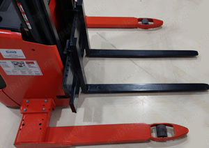 Linde Stivuitor electric cu operator pietonal L10AS | Capacitate de încărcare 1000 kg - imagine 2