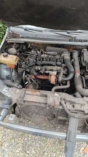 Vând alternator, electromotor de Citroen C5  1,6 diesel  - imagine 2