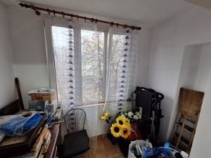 Apartament cu 2 camere decomandat Et 1 Zona Aradului - imagine 4