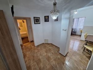 Apartament cu 2 camere decomandat Et 1 Zona Aradului - imagine 8