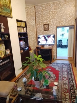 Proprietar apartament la casa zona rezidențială 