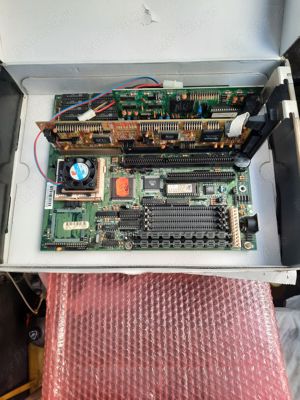 Vand convenabil 2 kituri retro pe socket 3 si pe socket 7, ambele probate si perfect functionale