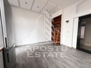 Apartament 3 camere  proaspat renovat zona Centrala - imagine 2