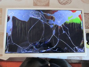 placa baza 17MB211 perfect functionala, recuperata dintr-un tv Wellington WL24HDW282SW functional - imagine 3