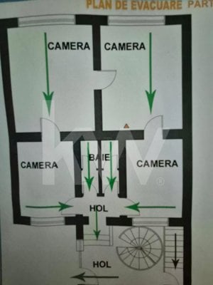 Casă spațioasă cu mansardă și curte amenajată