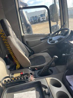 vand cap tractor cu macara si semiremorca DAF cf 85 - imagine 4