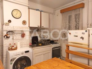 Apartament de vanzare 40 mpu 2 camere mobilate Piata Noua in Cisnadie - imagine 7