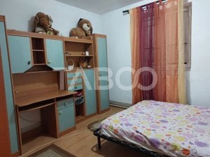 Apartament de vanzare 40 mpu 2 camere mobilate Piata Noua in Cisnadie - imagine 13