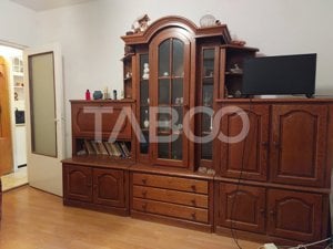 Apartament de vanzare 40 mpu 2 camere mobilate Piata Noua in Cisnadie - imagine 3