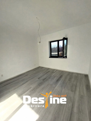 PĂUN - Casă individuală 3 camere P+POD 500 mp, la ASFALT - imagine 5